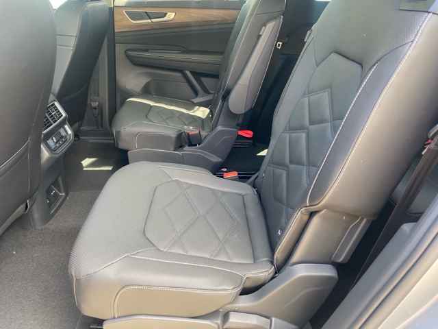 new 2025 Volkswagen Atlas car