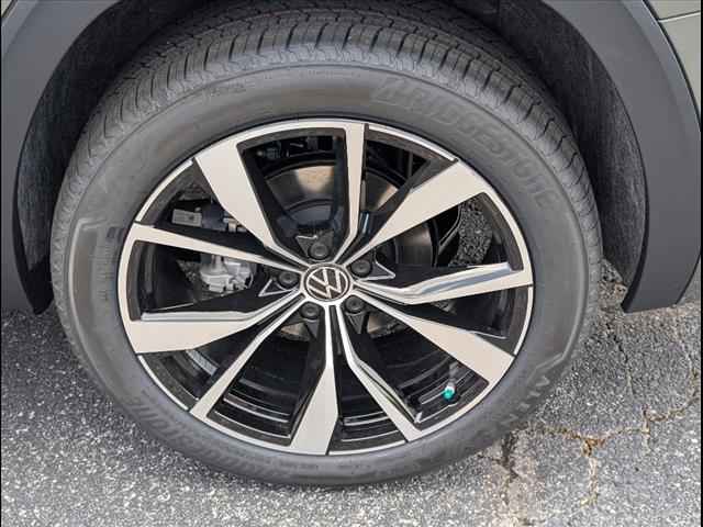 new 2025 Volkswagen Atlas car