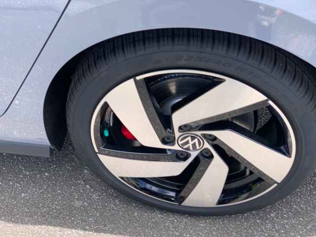 new 2025 Volkswagen Golf GTI car
