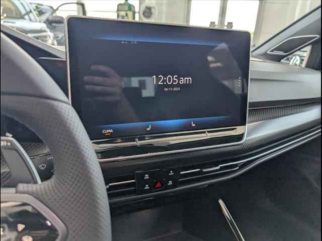 new 2025 Volkswagen Golf R car