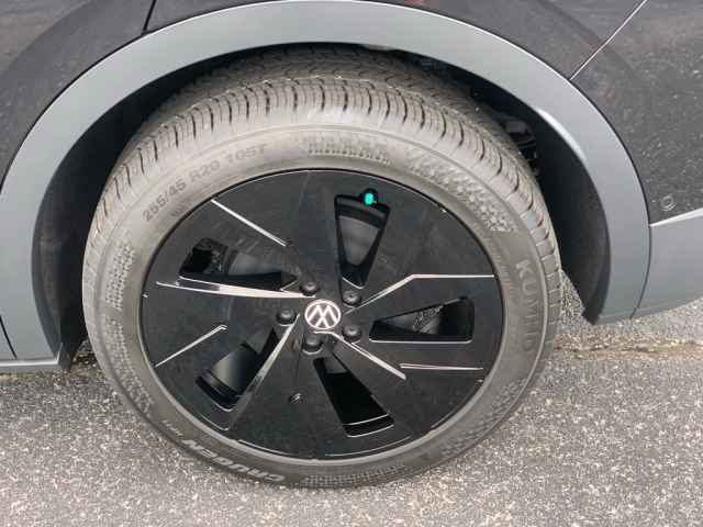 new 2025 Volkswagen ID.4 car