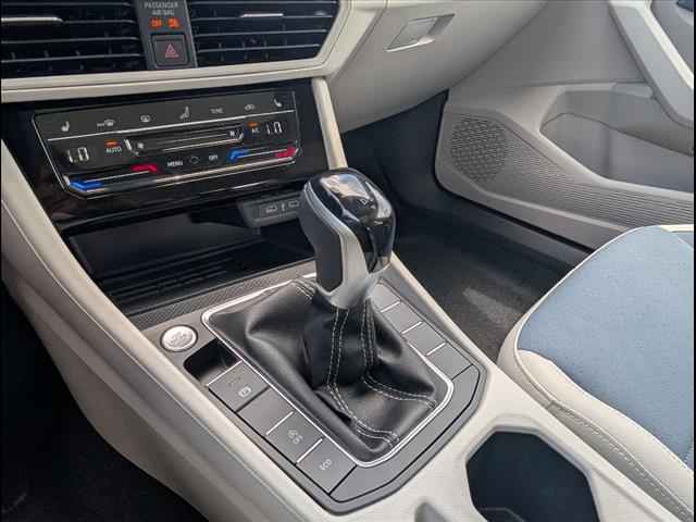 new 2025 Volkswagen Jetta car