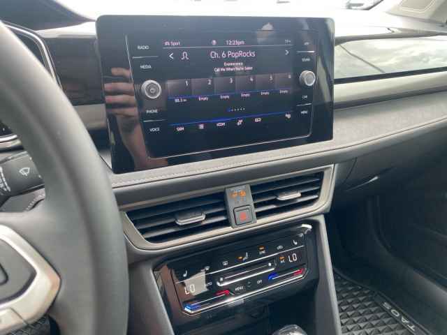 new 2025 Volkswagen Taos car