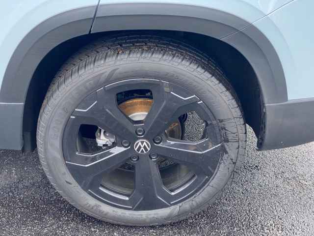 new 2025 Volkswagen Taos car