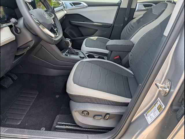 new 2025 Volkswagen Taos car