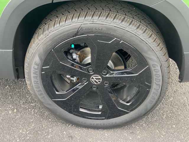 new 2025 Volkswagen Taos car