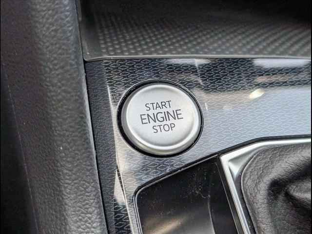 new 2025 Volkswagen Taos car