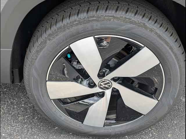 new 2025 Volkswagen Taos car
