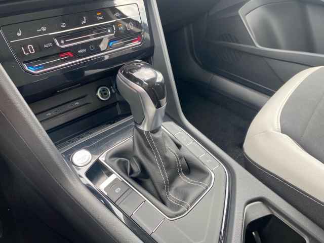 new 2025 Volkswagen Taos car