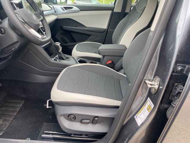 new 2025 Volkswagen Taos car