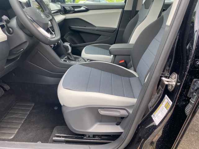 new 2025 Volkswagen Taos car