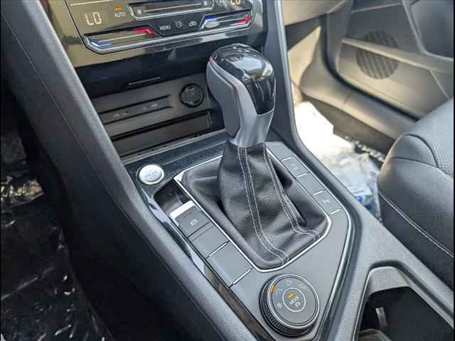 new 2025 Volkswagen Taos car