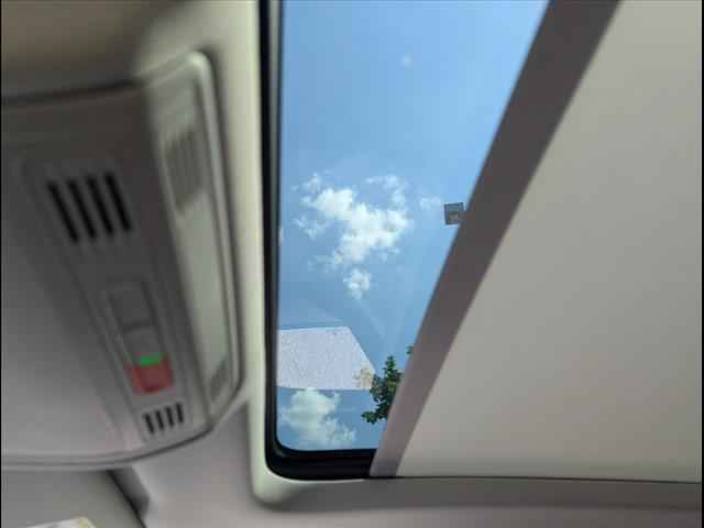 new 2025 Volkswagen Taos car