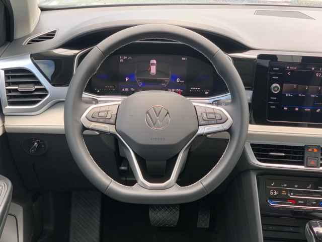 new 2025 Volkswagen Taos car