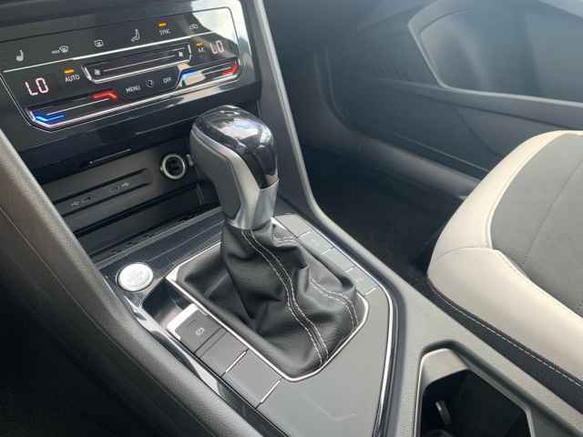 new 2025 Volkswagen Taos car