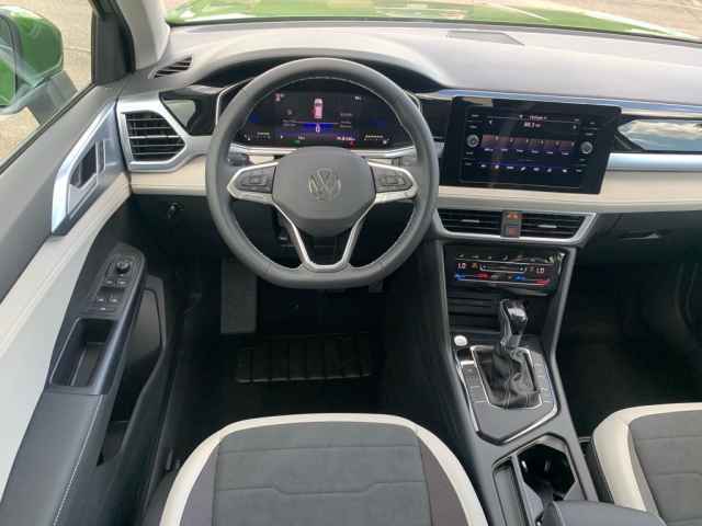 new 2025 Volkswagen Taos car