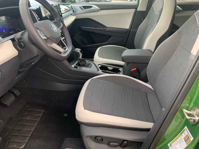new 2025 Volkswagen Taos car