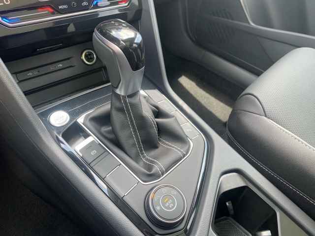 new 2025 Volkswagen Taos car