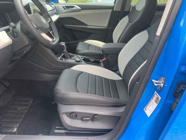 new 2025 Volkswagen Taos car