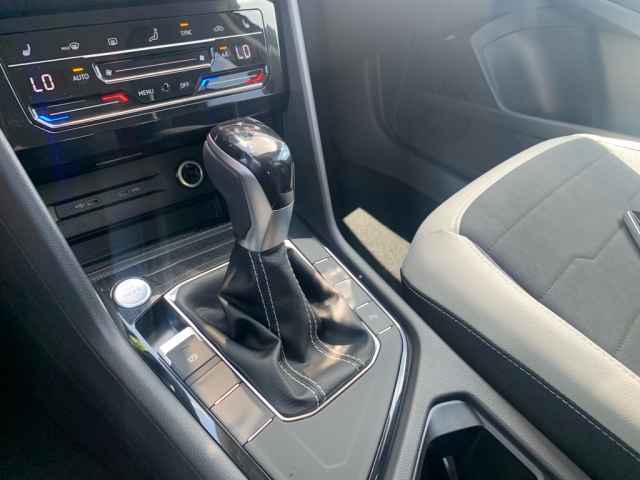 new 2025 Volkswagen Taos car