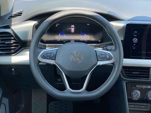 new 2025 Volkswagen Taos car