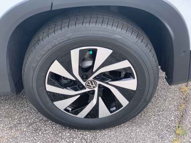 new 2025 Volkswagen Tiguan car