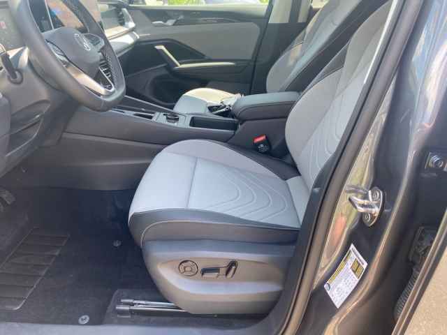 new 2025 Volkswagen Tiguan car