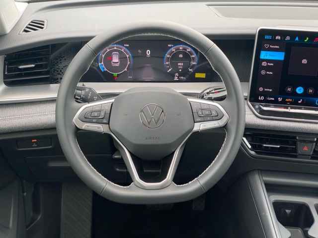 new 2025 Volkswagen Tiguan car