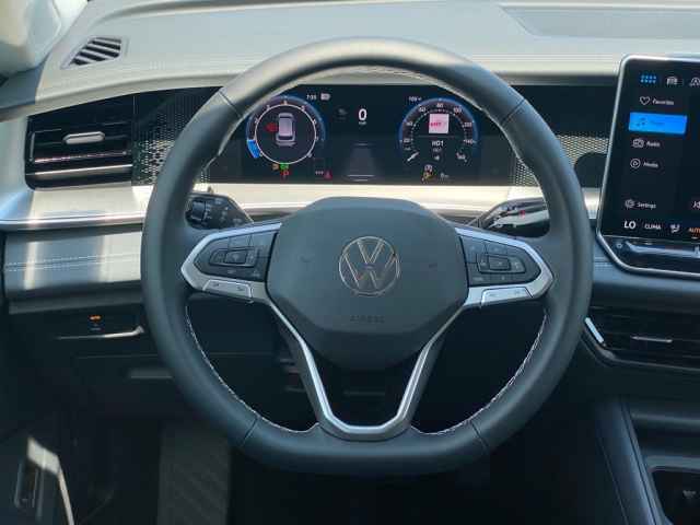 new 2025 Volkswagen Tiguan car