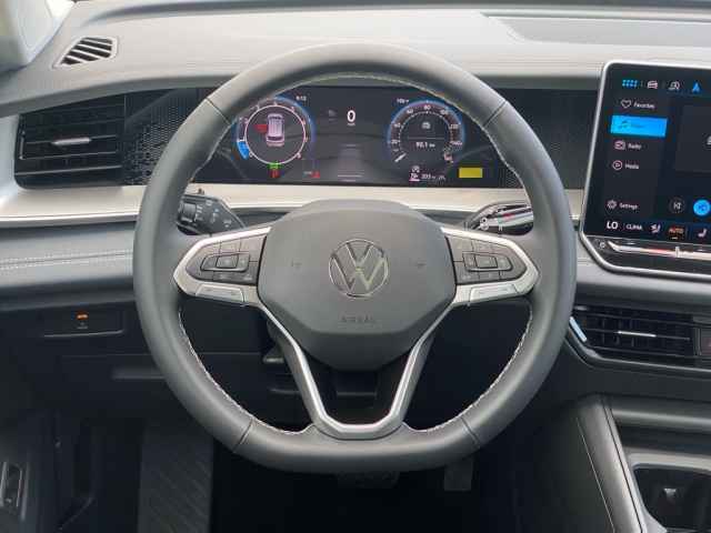 new 2025 Volkswagen Tiguan car